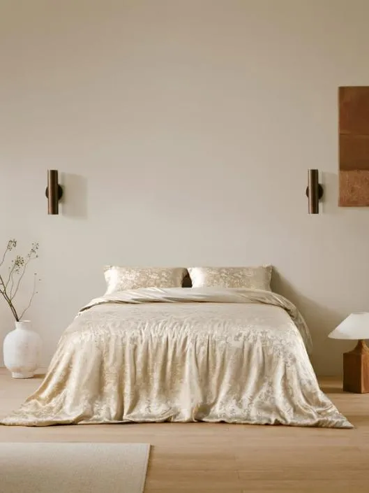 100 Mulberry Silk Pillowcase With Elegant Lily Jacquard Home Lilysilk Silk Pillowcases