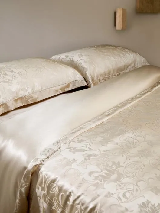 100 Mulberry Silk Pillowcase With Elegant Lily Jacquard Home Lilysilk Silk Pillowcases