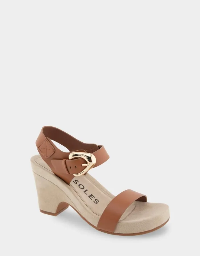 Aerosoles Comfortable Women039s Buckled Footbed Wedge Sandal In Tan Leather Tan Leather Women Wedges