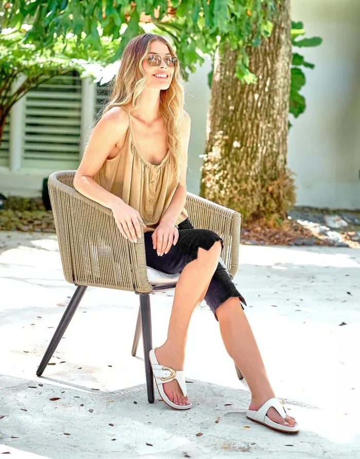 Aerosoles Comfortable Women039s Oversized Buckle Molded Footbed Thong Sandal In Eggnog Leather Eggnog Leather Women Flats