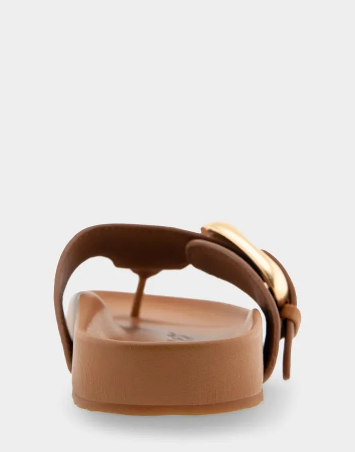Aerosoles Comfortable Women039s Oversized Buckle Molded Footbed Thong Sandal In Tan Leather Tan Leather Women Flats