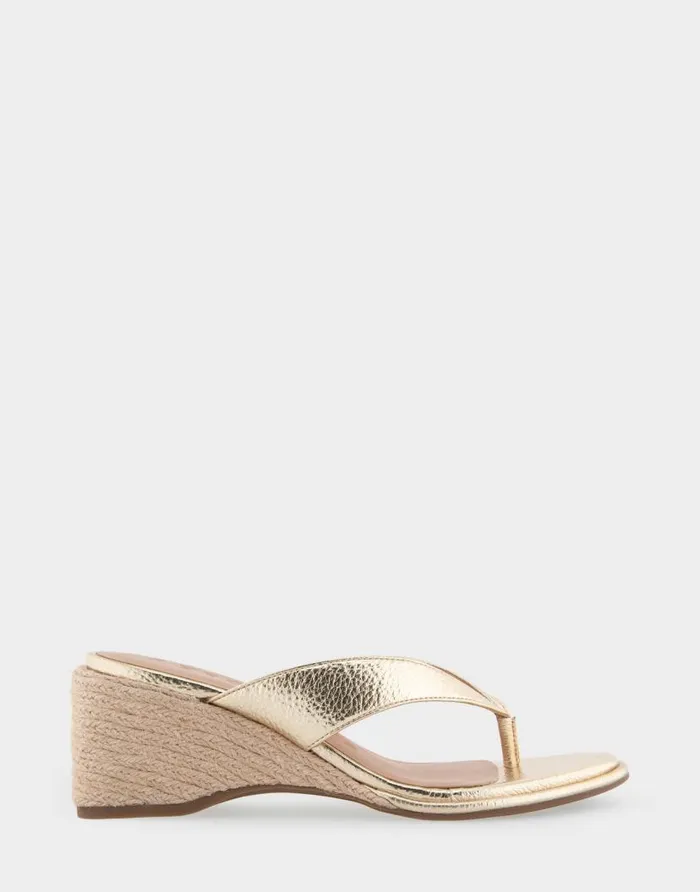 Aerosoles Comfortable Women039s Wedge Thong Sandal In Soft Gold Faux Leather Soft Gold Faux Leather Women Wedges Aerosoles Comfortable Women039s Wedge Thong Sandal In Soft Gold Faux Leather Soft Gold Faux Leather Women Wedges