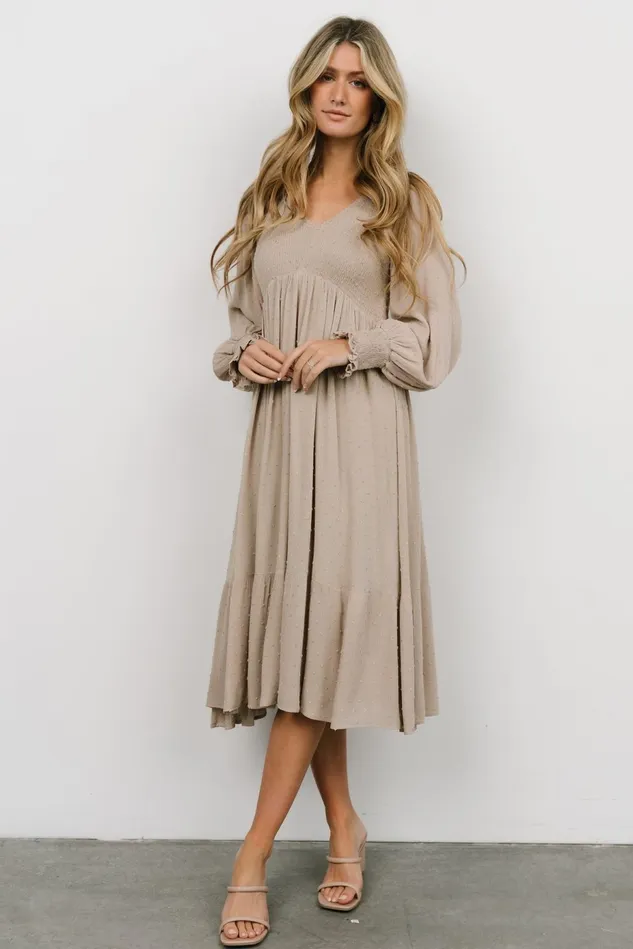 Baltic Born Midi Dresses Women Lainey Smocked Dotted Midi Dress Beige Baltic Born Midi Dresses Women Lainey Smocked Dotted Midi Dress Beige