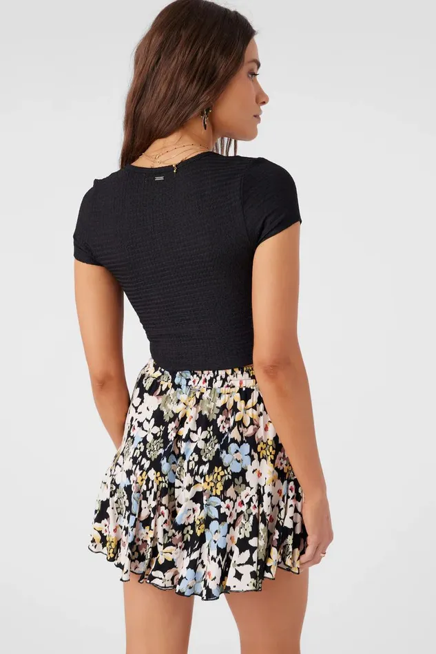 BENNIE CAMDEN FLORAL FLOWY SHORTS Black Women O039NEILL Collections