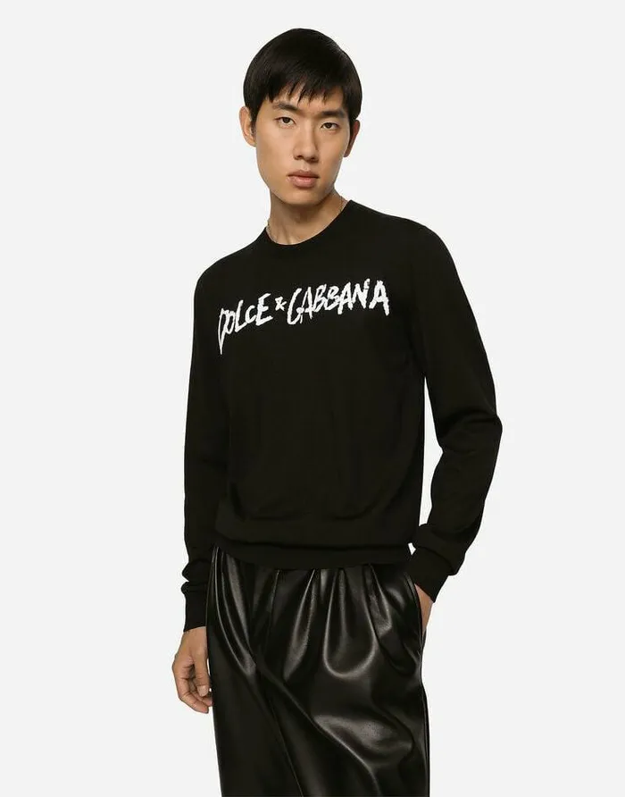 Dolce and Gabbana Sweaters And Cardigans Men Roundneck Wool Sweater With Embroidered Logo Black Dolce and Gabbana Sweaters And Cardigans Men Roundneck Wool Sweater With Embroidered Logo Black