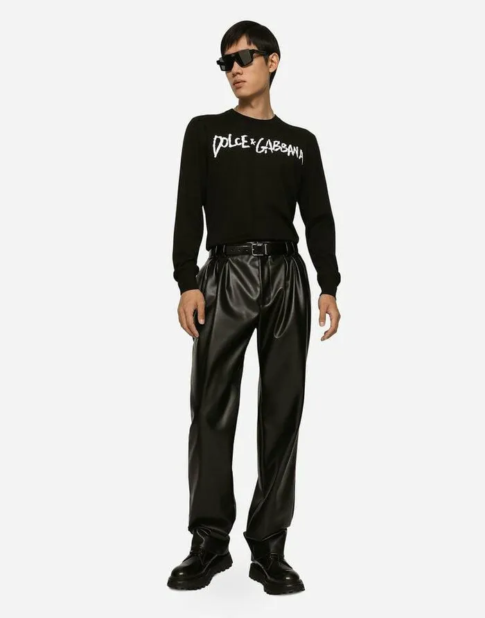 Dolce and Gabbana Sweaters And Cardigans Men Roundneck Wool Sweater With Embroidered Logo Black Dolce and Gabbana Sweaters And Cardigans Men Roundneck Wool Sweater With Embroidered Logo Black