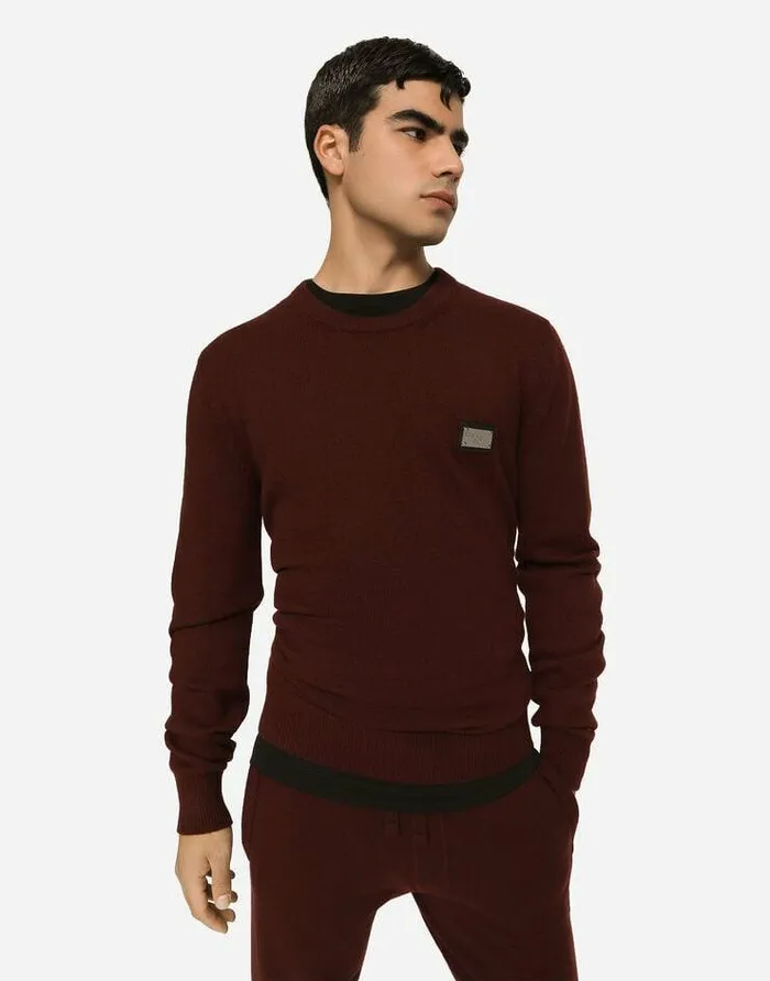 Dolce and Gabbana Sweaters And Cardigans Men Wool And Cashmere Roundneck Sweater Bordeaux Dolce and Gabbana Sweaters And Cardigans Men Wool And Cashmere Roundneck Sweater Bordeaux
