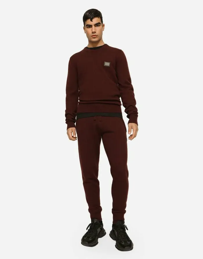 Dolce and Gabbana Sweaters And Cardigans Men Wool And Cashmere Roundneck Sweater Bordeaux Dolce and Gabbana Sweaters And Cardigans Men Wool And Cashmere Roundneck Sweater Bordeaux