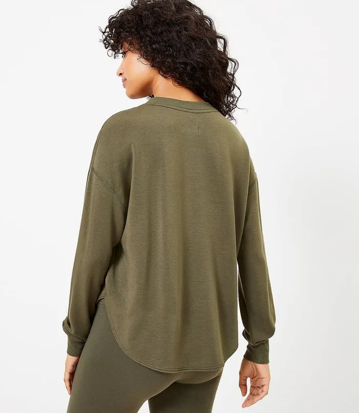 LOFT Lou and Grey Signature Softblend Shirttail Sweatshirt Black Women Loungewear