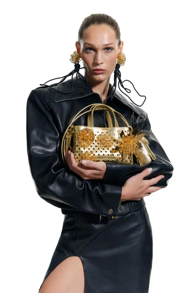 Mini Gold Leather Chihuahua Bag Gold Women Bimba Y Lola Bimba Y Palomo