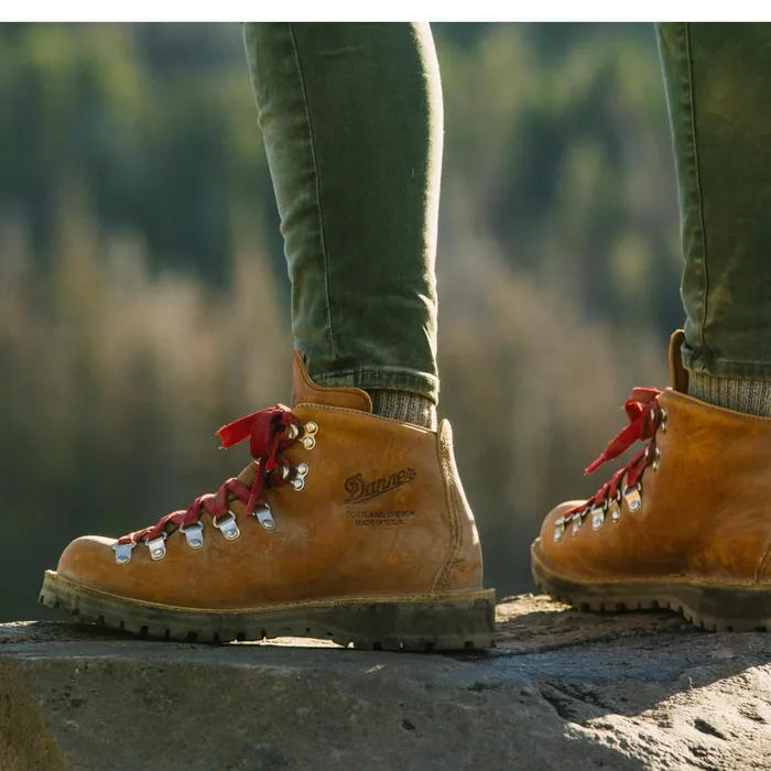 Mountain Light Cascade Women Danner Boots