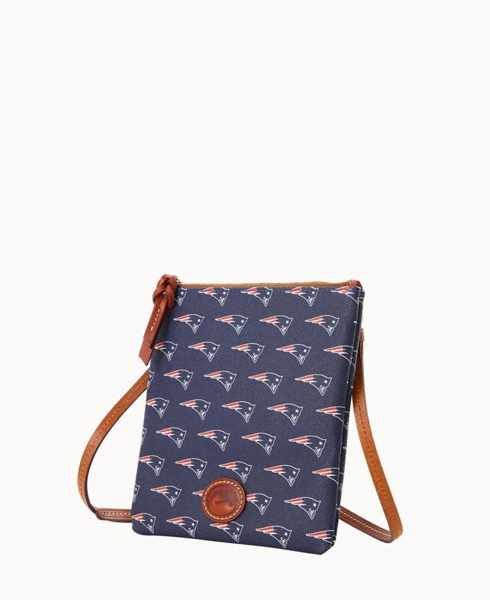 NFL Patriots North South Top Zip Crossbody Patriots Woman Dooney and Bourke Crossbodies