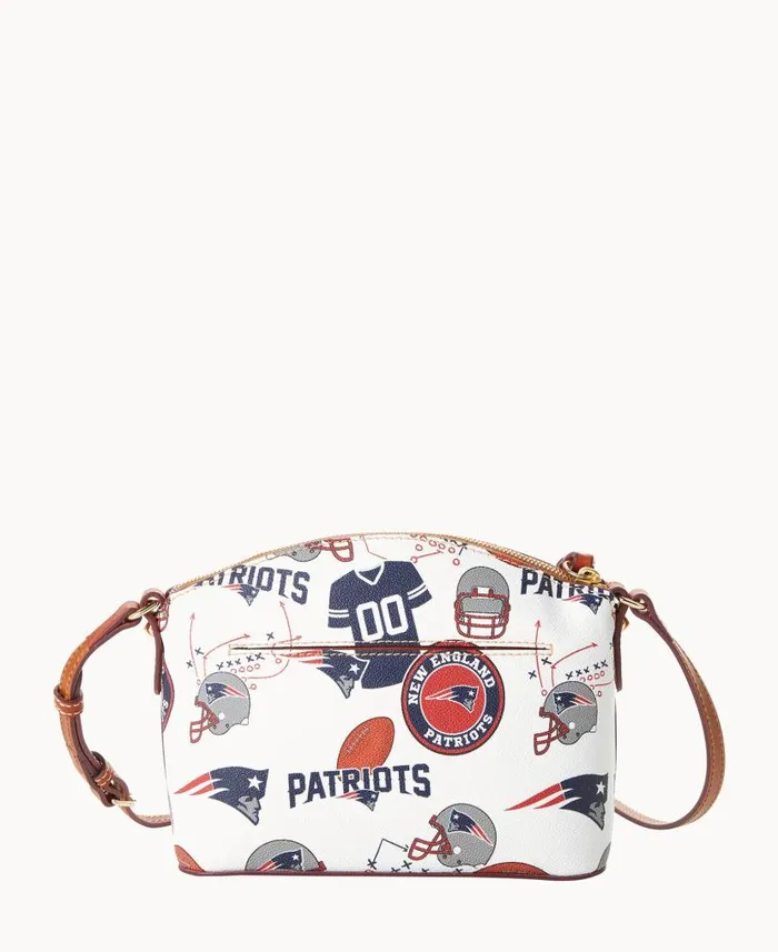 NFL Patriots Suki Crossbody Patriots Woman Dooney and Bourke Crossbodies NFL Patriots Suki Crossbody Patriots Woman Dooney and Bourke Crossbodies