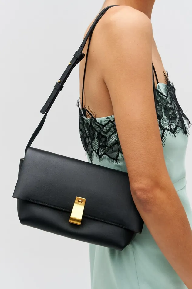 Oroton Etta Medium Clutch Black Women Mini Bags Oroton Etta Medium Clutch Black Women Mini Bags