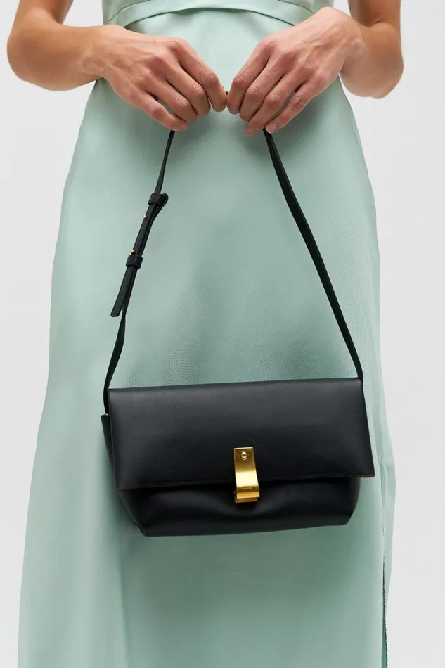 Oroton Etta Medium Clutch Black Women Mini Bags Oroton Etta Medium Clutch Black Women Mini Bags