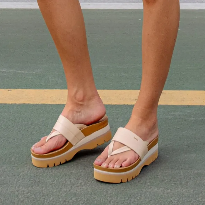 Reef Sandals Vista Higher Lennox Seashell 8211 Women Reef Sandals Vista Higher Lennox Seashell 8211 Women