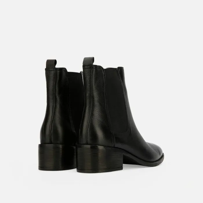 Salt Heeled Chelsea Boot Black Women Kenneth Cole Boots Booties