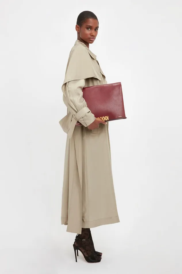 Shoulder Bags Women Victoria Beckham Jumbo Chain Pouch In Bordeaux