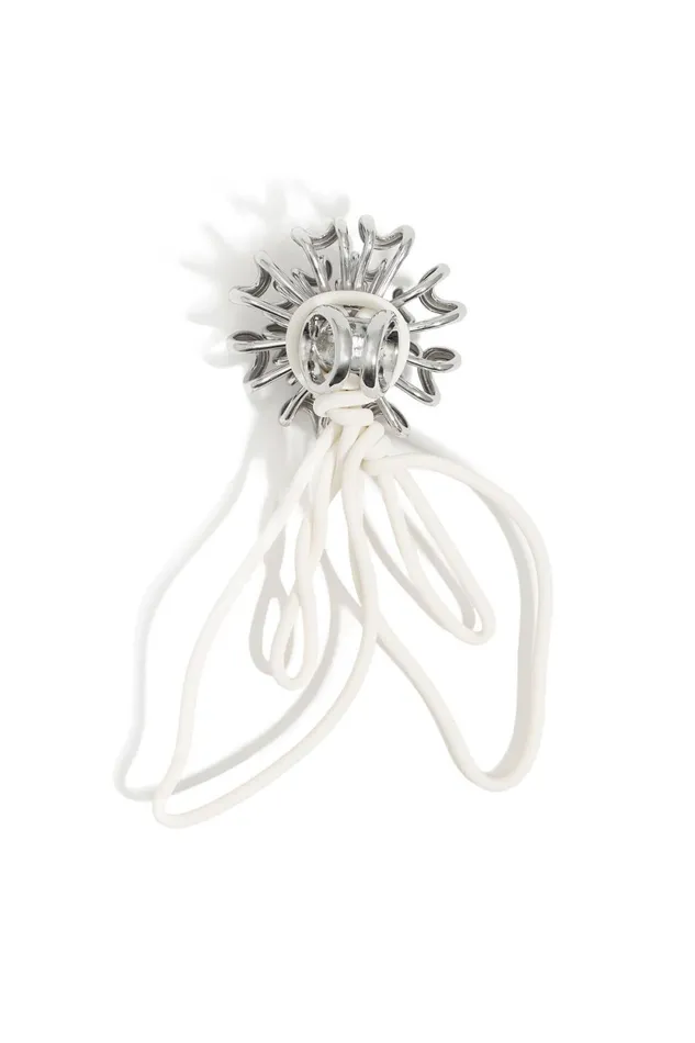 Silver Chrysanthemum Ring With White Leaves Antique Silver Women Bimba Y Lola Bimba Y Palomo Silver Chrysanthemum Ring With White Leaves Antique Silver Women Bimba Y Lola Bimba Y Palomo