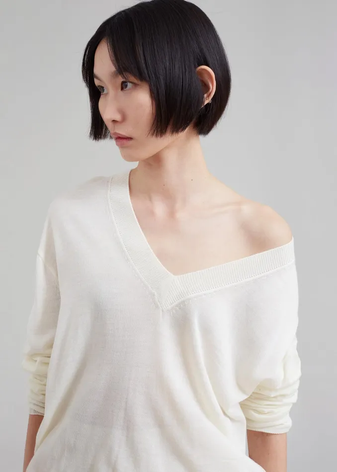The Frankie Shop Knitwear Juro VNeck Knit 8211 Cream 8211 Women