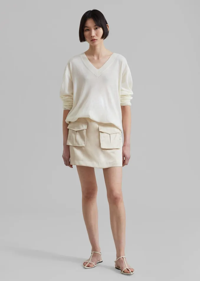 The Frankie Shop Knitwear Juro VNeck Knit 8211 Cream 8211 Women