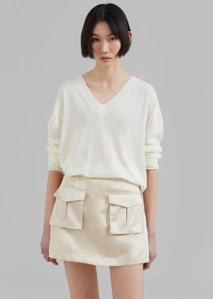 The Frankie Shop Knitwear Juro VNeck Knit 8211 Cream 8211 Women