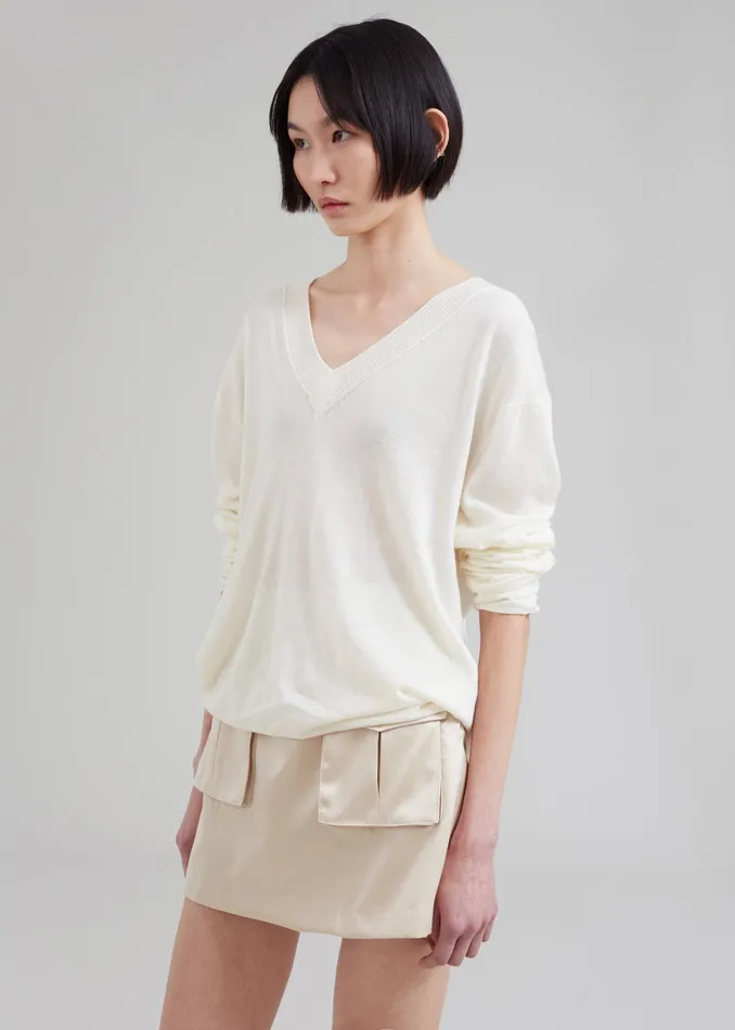 The Frankie Shop Knitwear Juro VNeck Knit 8211 Cream 8211 Women