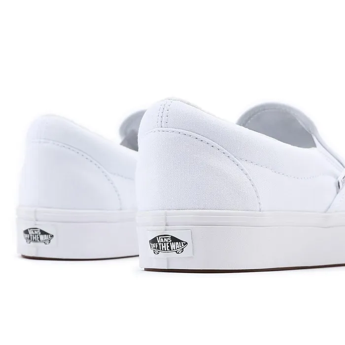 Vans Classics Men Comfycush SlipOn Shoes White