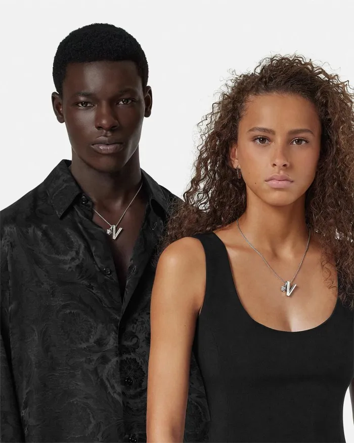 Versace V2025 Chain Necklace Silver WomenMen Necklaces