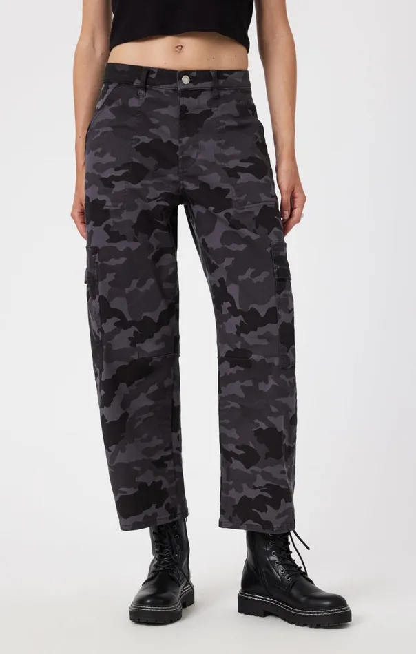 Vinnie Barrel Cargo In Smoke Camo Twill Women Mavi Jeans Pants Vinnie Barrel Cargo In Smoke Camo Twill Women Mavi Jeans Pants