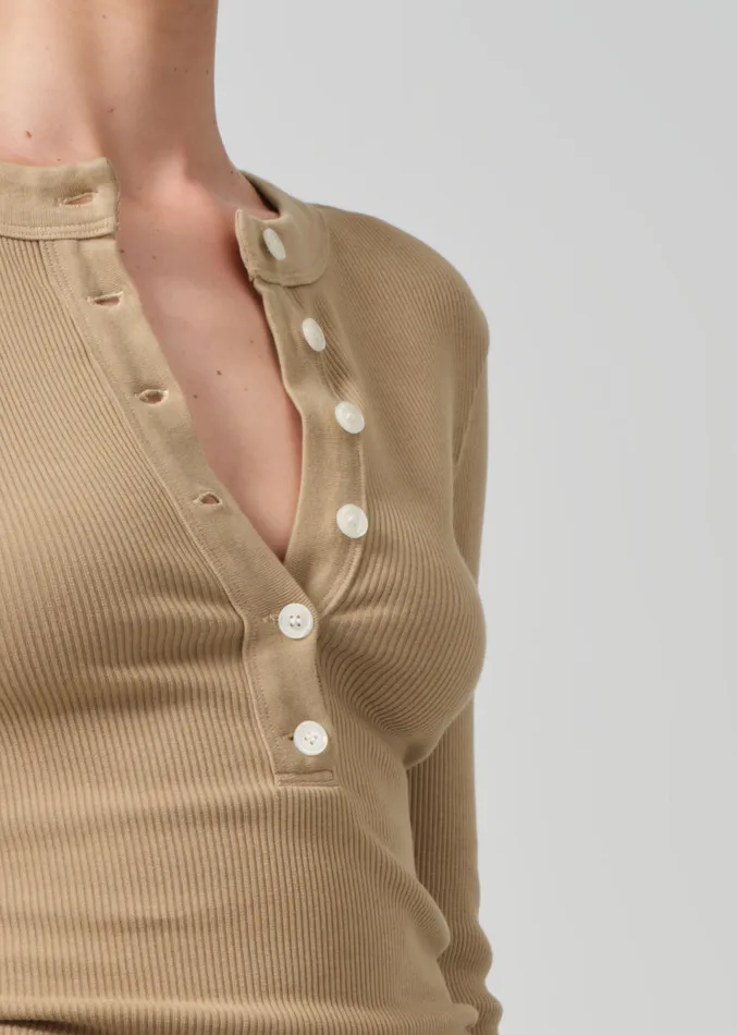 Women Tops Citizens Of Humanity Varra Henley In Sandie