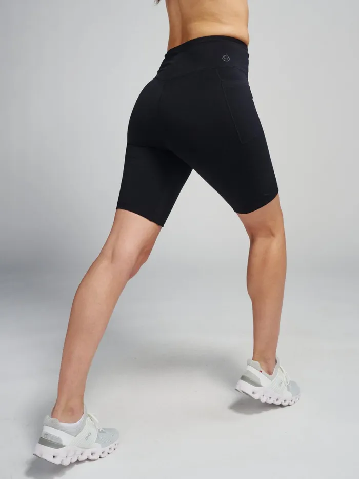 Yoga Studio Women Tasc Performance Sculptive Pocket Bike Short 8in