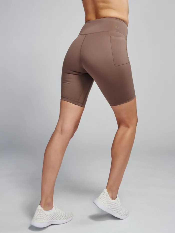 Yoga Studio Women Tasc Performance Sculptive Pocket Bike Short 8in